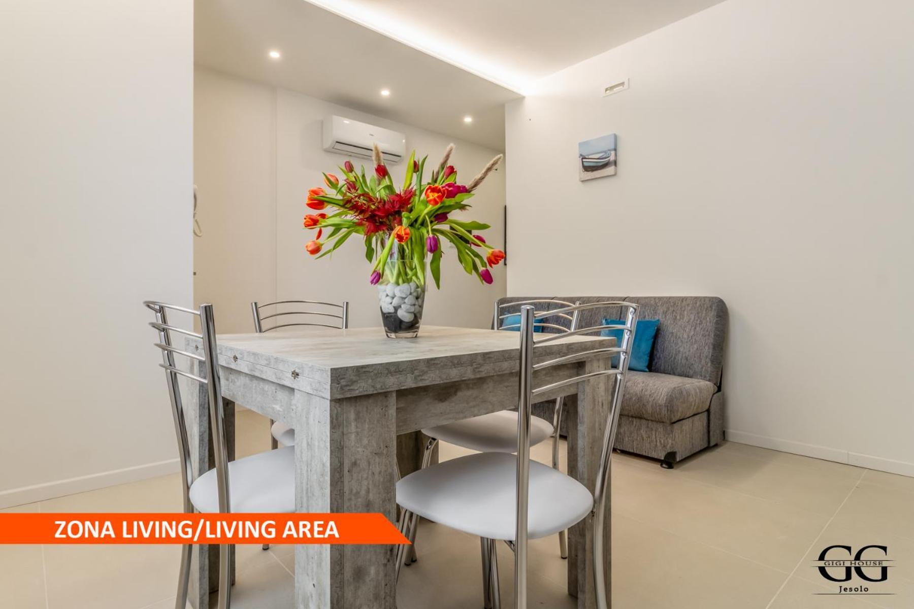 Gigi House -Appartamento Piazza Mazzini- 200M Dal Mare Лидо ди Йезоло Екстериор снимка